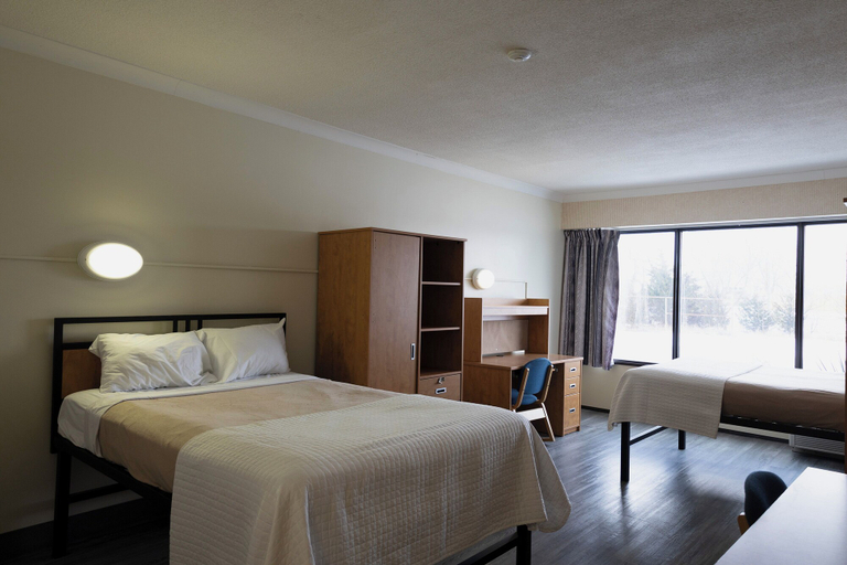 Bedroom 5, Residence & Conference Centre - Sarnia, Lambton