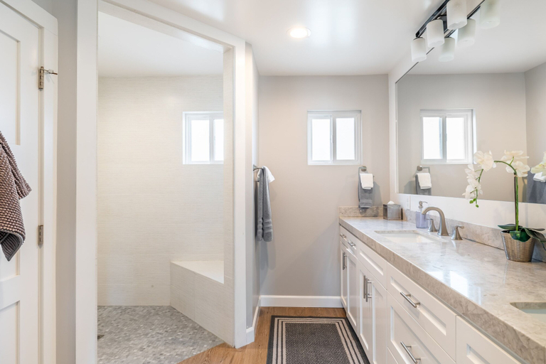 Bathroom 3, Ocean Breeze Buyout by Avantstay Steps to Beach, Orange