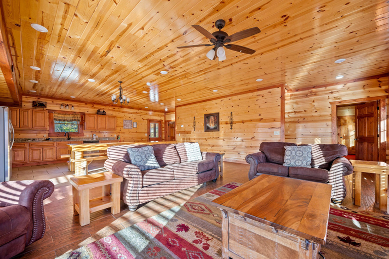 Room 3, Exquisite Getaway w Indoor Pool Theater, Sevier