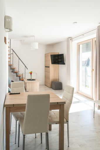 Others 5, Jastra-Bay, Puck