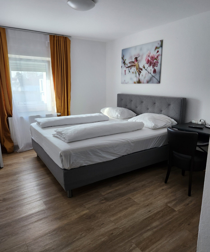 Bedroom 4, Hotel Alina, Düren