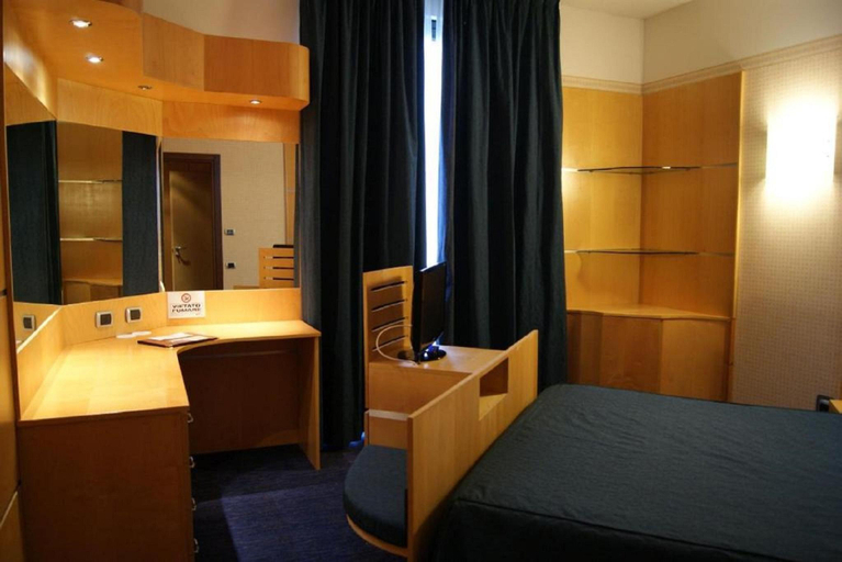 Bedroom 13