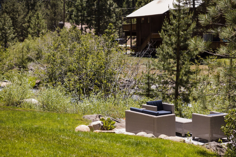 Room 2, Hunter by Avantstay Riverfront Cabin w Prvt Cottage 5mins From Palisades, Placer