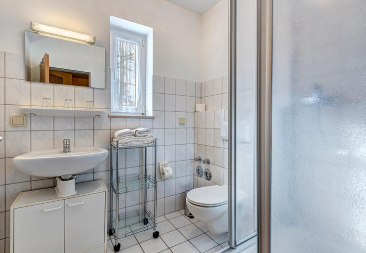 Bathroom 4, Am Schloonsee Haus D - Apartments mit Strandkorb, Vorpommern-Greifswald