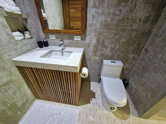 Bathroom, Serenity Wave Bungalow, Talamanca