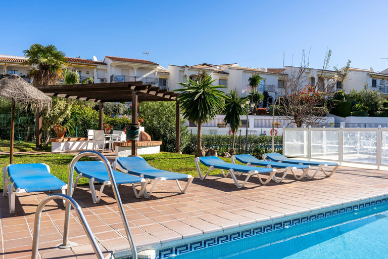 Room 2, Blue Pearl Apartment Old Town Fuengirola Ref 24 by Costarentals - Ref 24, Málaga