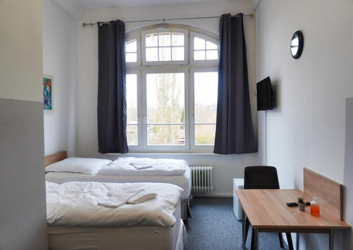 Bedroom 4, Motel Home Wittenau, Berlin