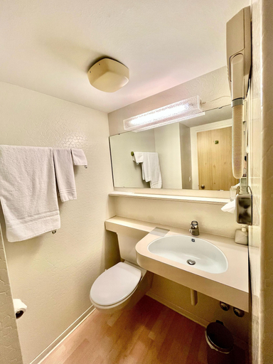 Bathroom 3, Seilers Hotel, Liestal