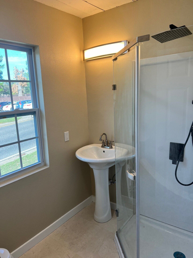 Bathroom, Huffman Extended Stay Suites, Webster