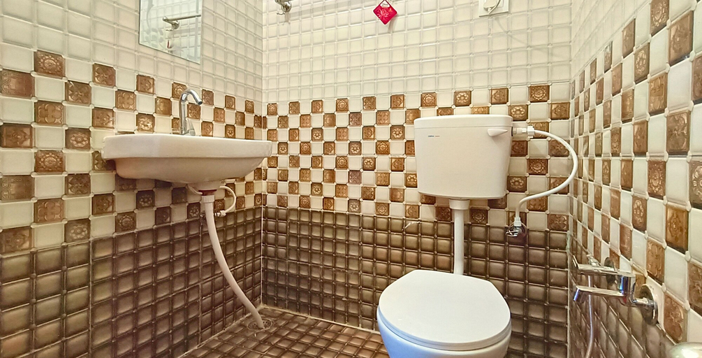Bathroom 19