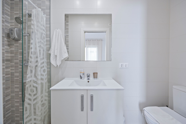 Bathroom 4, Apartamentos Chorrol, Alicante