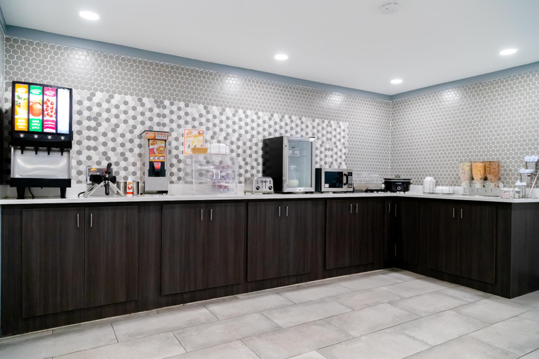 Food & Drinks 5, La Quinta Inn by Wyndham Birmingham - Inverness, Shelby