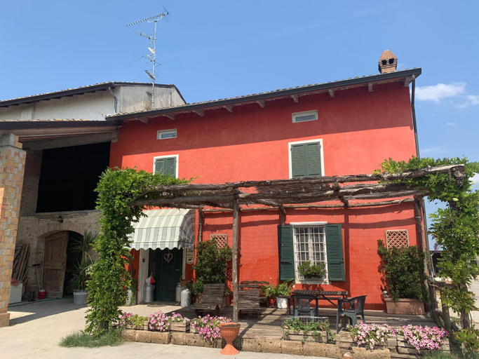 Others 3, Fattoria Amelia, Parma