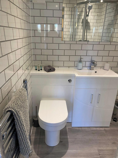 Bathroom 2, Lochside-1bed-pet Friendly-amazing Views, Stirling