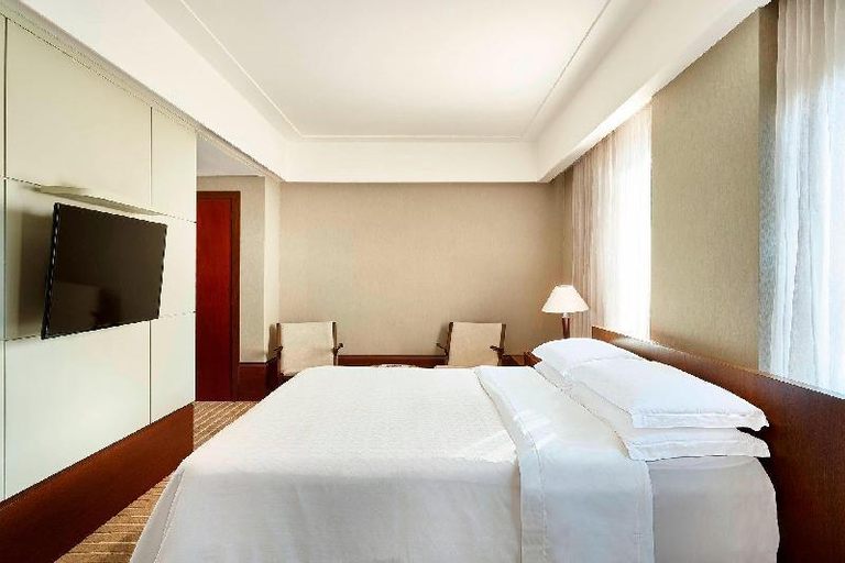 Bedroom 25