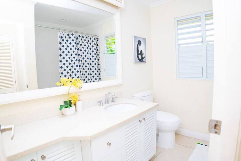 Bathroom, Avant 1 Bedroom Suite