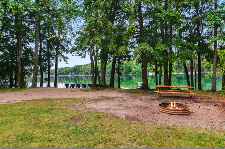 Room 3, Lakeside Getaway pet Friendly, Otsego