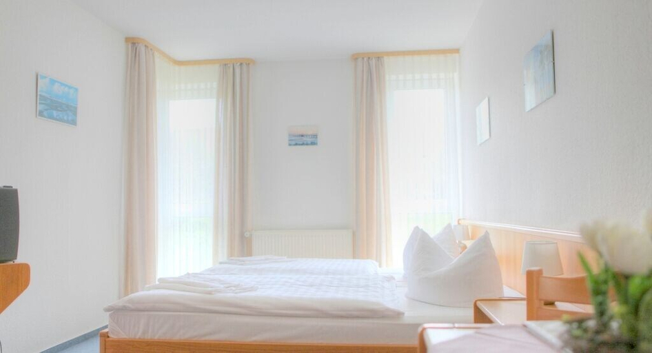 Bedroom 4, Hotel Nordwind Lohme, Vorpommern-Rügen