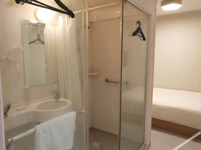 Bathroom 3, Jinjiang Inn Style (Ningbo Railway Station), Ningbo
