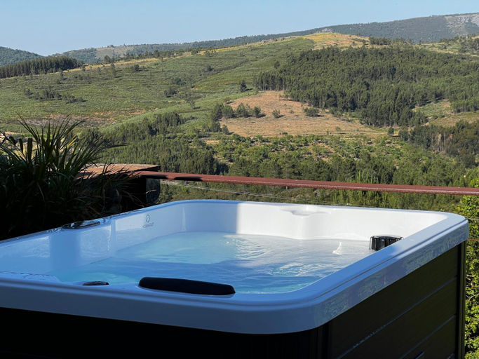 Sport & Beauty 4, Quinta do Barrieiro - Art Selection by Maria Leal da Costa, Marvão