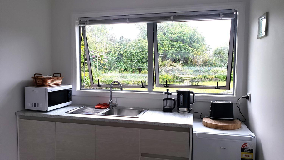 Others 4, seaview, Thames-Coromandel