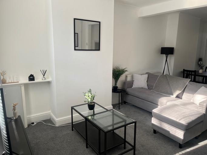 Living area 5, 2bed Sleeps 3 - Central, Near Train Station, Wifi, Kent