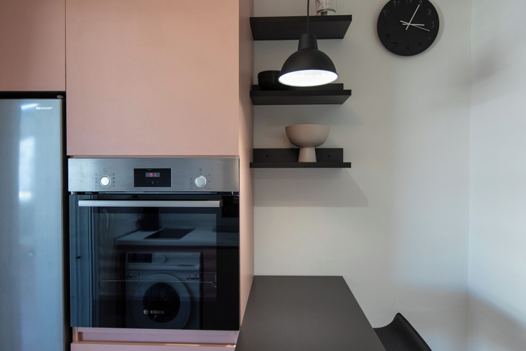 Others 4, New Cozy Apt with Balcony close to Metro, Central Macedonia