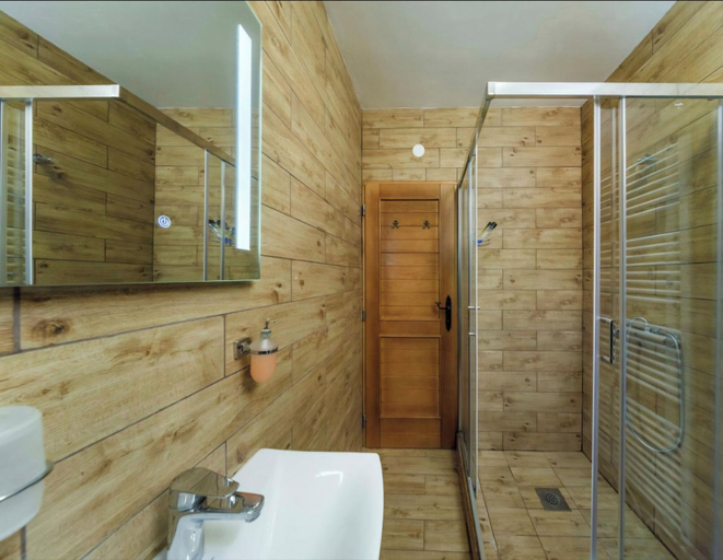 Bathroom 3, Yeti Cabin, Plitvička Jezera