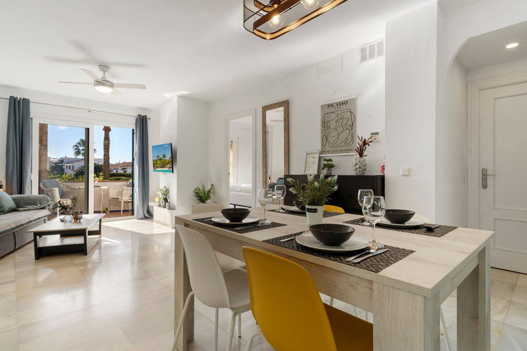 Room 5, Blue Pearl Apartment Old Town Fuengirola Ref 24 by Costarentals - Ref 24, Málaga