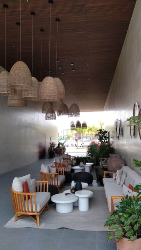 Food & Drinks, Aria Ocean Beachfront Condos, Compostela