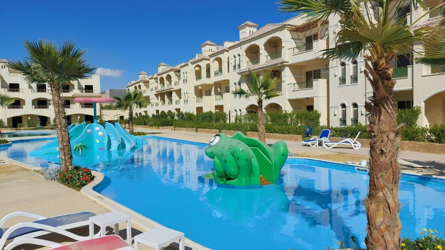 Others 4, Lasirina palm beach for families only, 'Ataqah