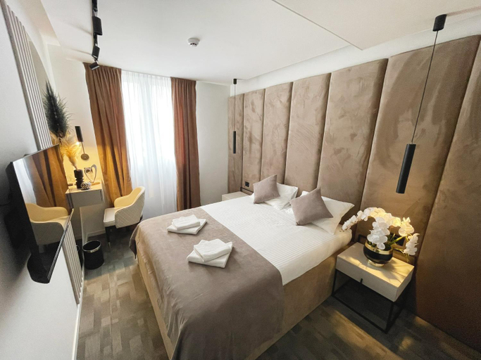 Bedroom 12