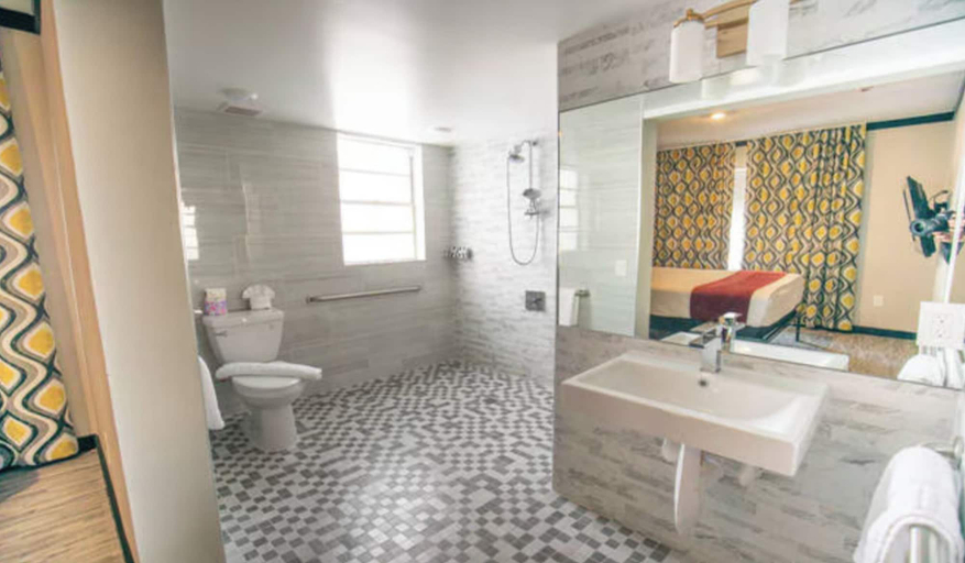 Bathroom 3, The Shoreline Suites, Miami-Dade
