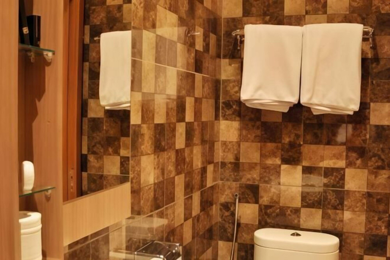 Bathroom 10