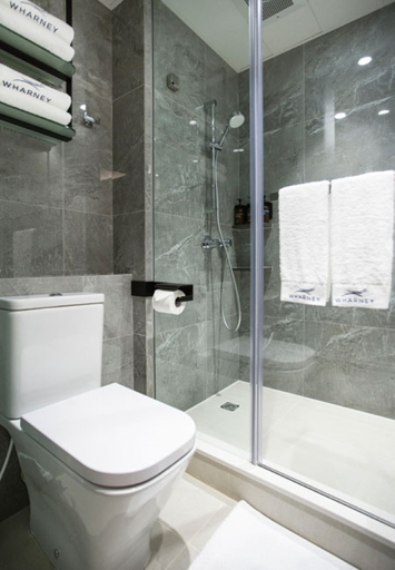 Bathroom 27
