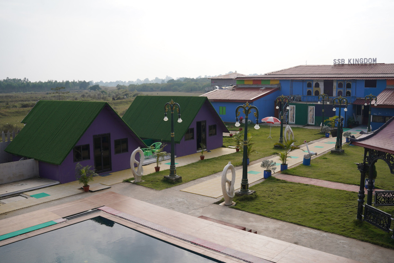Exterior & Views