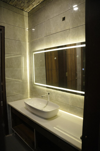 Bathroom 4, Hotel Platinum, Sahibzada Ajit Singh Nagar