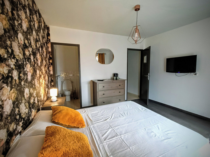 Bedroom 3, le clos des roses, Ain