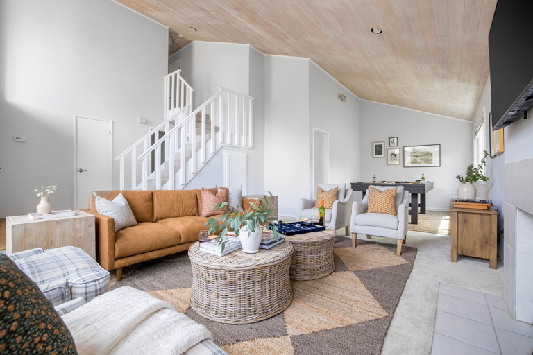Room 4, Black Oak by Avantstay Modern Chic Santa Rosa Hideaway With Pool Table Fire Pit, Sonoma