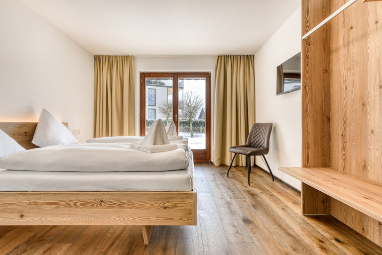 Bedroom 5, Alpenblick Appartements - 5-zimmer Gartenwohnung, Bludenz