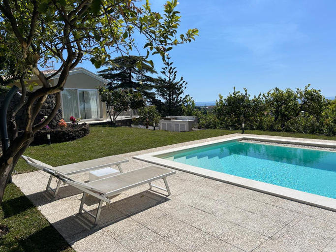 Others 5, Villa Iulia Hills, Catania