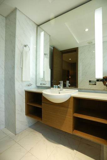 Bathroom 4, Landway Suite, Manama