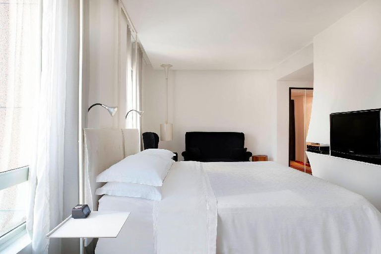 Bedroom 24