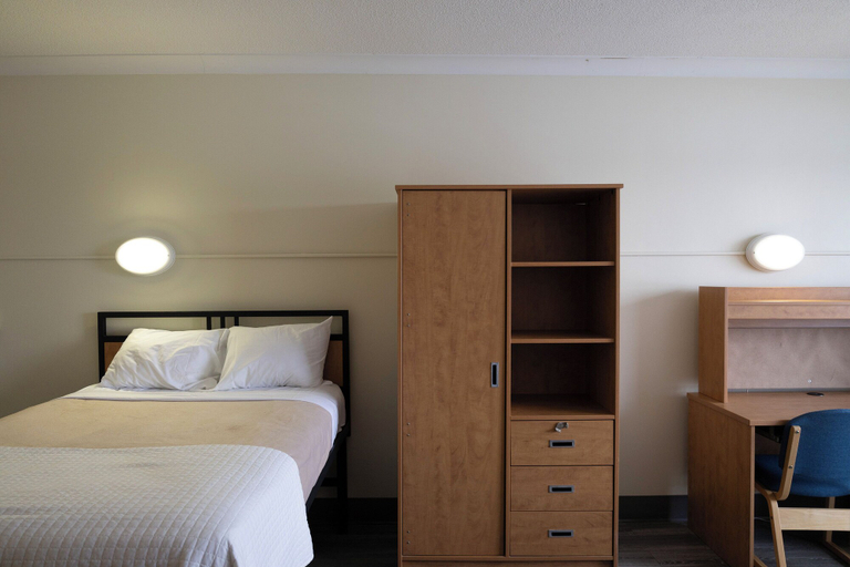 Bedroom 4, Residence & Conference Centre - Sarnia, Lambton