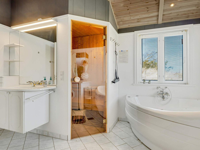 Others 4, 5 Star Holiday Home in Lokken, Jammerbugt