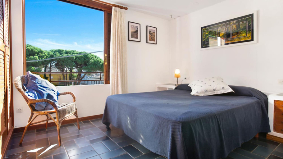 Room 4, Rosamar in Llafranc With 3 Bedrooms and 2 Bathrooms, Girona