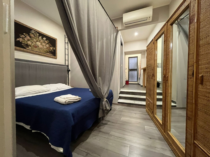 Bedroom, Central Station House Riccardo, Catania