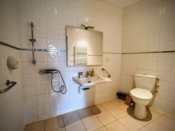 Bathroom 5, le clos des roses, Ain