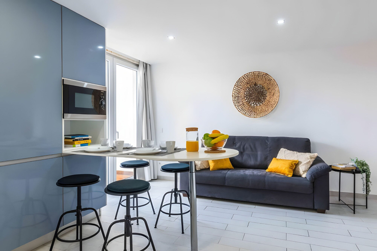 Room 5, Santa Eul lia 2-bedroom Apartment w Swimming Pool, Albufeira