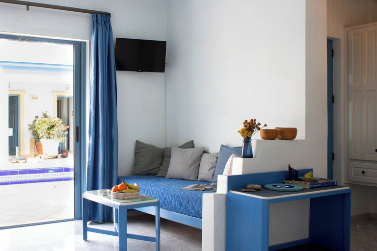 Others 4, Blue Calm, Crete
